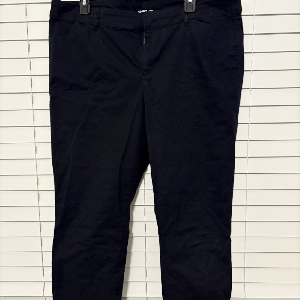Old Navy Black Pixie Pants
